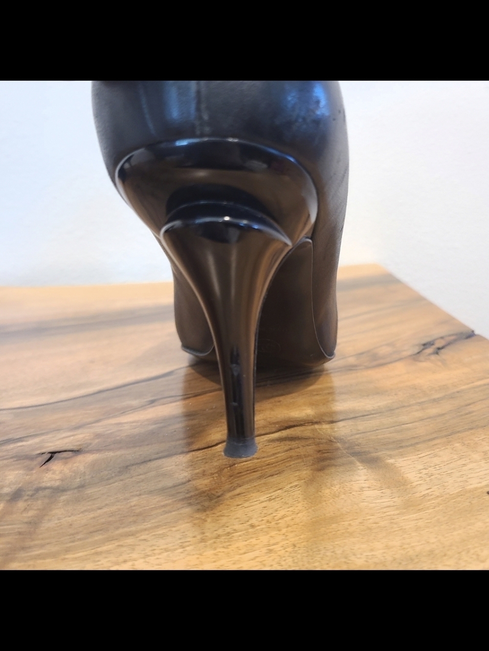 Chanel Black Leather Bow Cap Pump Heels - Picture 8 of 15